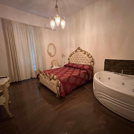 Beb Mariafrancesca Bed & Breakfast Napoli Dış mekan fotoğraf