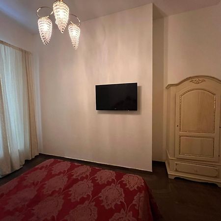 Beb Mariafrancesca Bed & Breakfast Napoli Dış mekan fotoğraf
