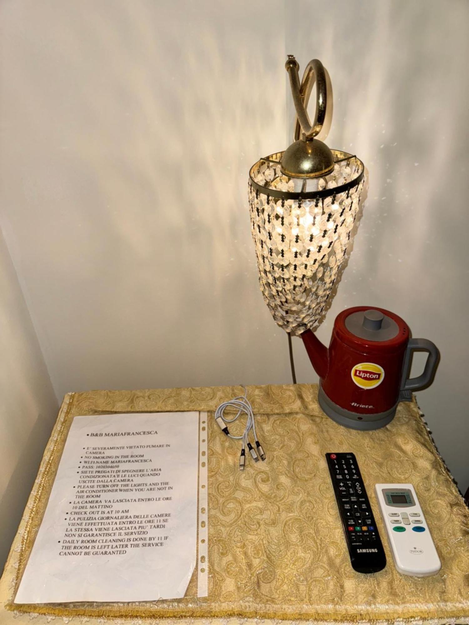 Beb Mariafrancesca Bed & Breakfast Napoli Dış mekan fotoğraf