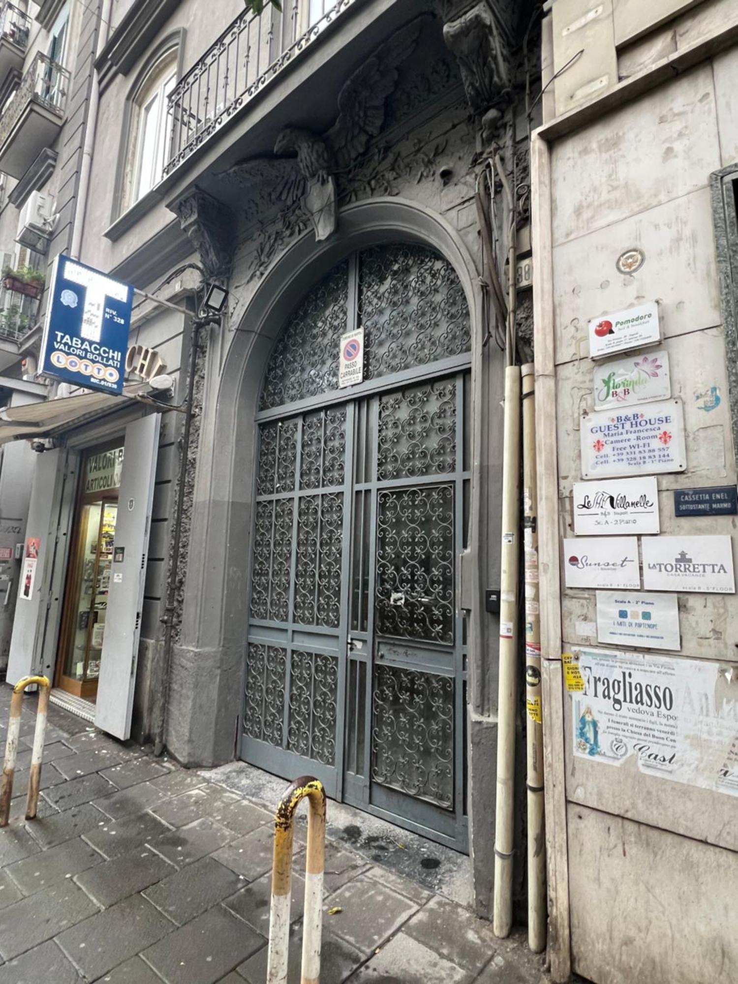 Beb Mariafrancesca Bed & Breakfast Napoli Dış mekan fotoğraf