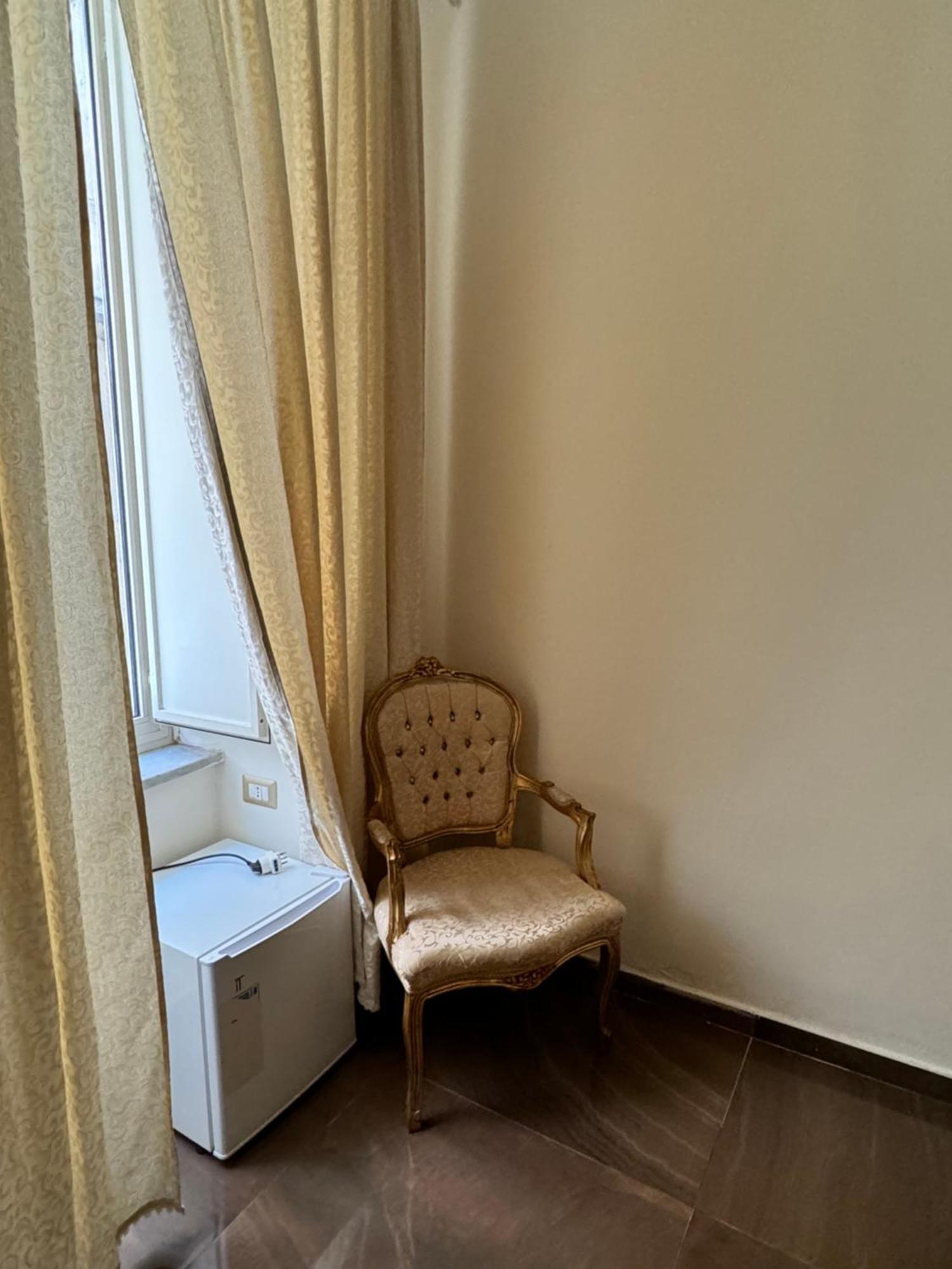 Beb Mariafrancesca Bed & Breakfast Napoli Dış mekan fotoğraf