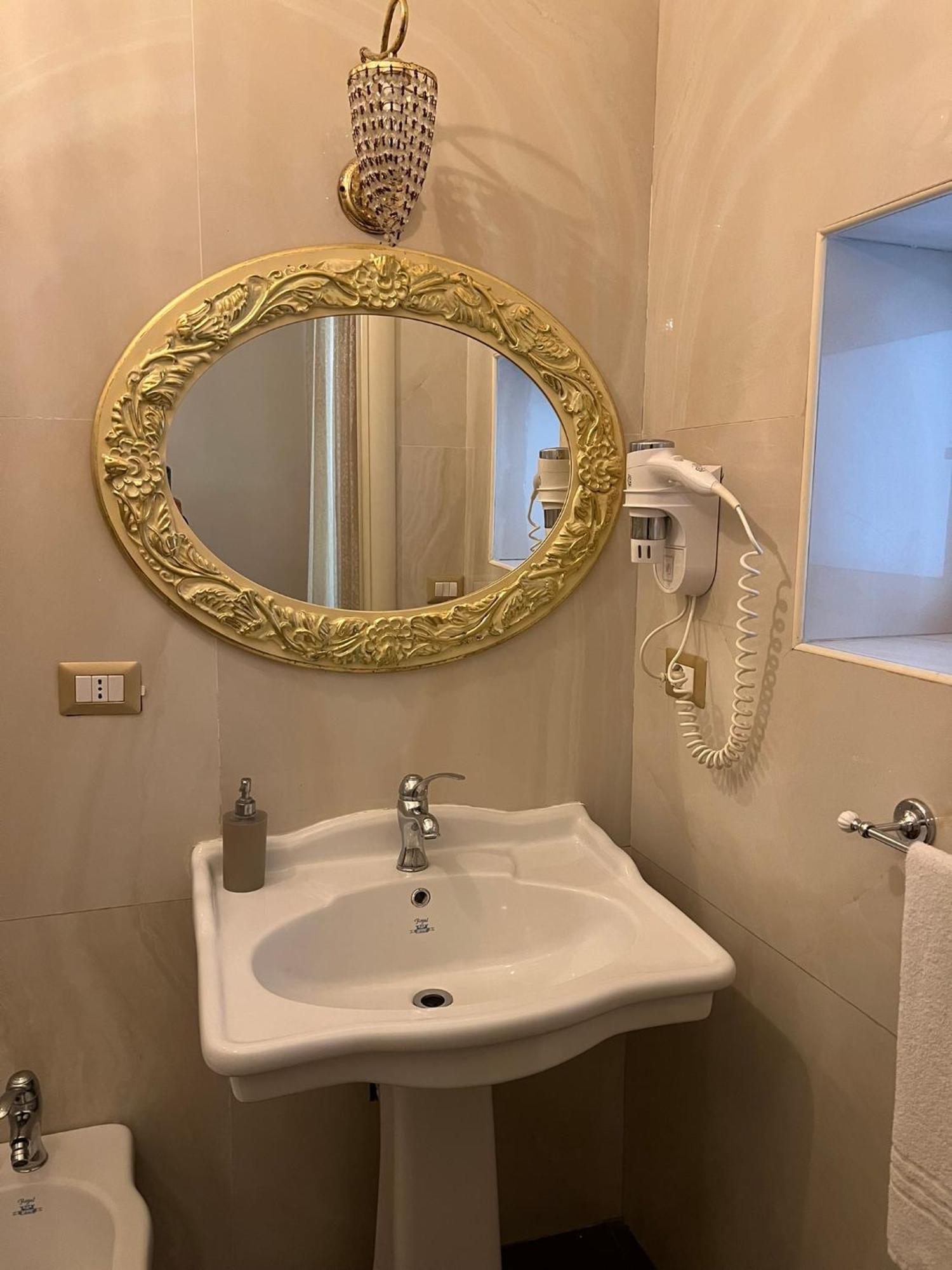 Beb Mariafrancesca Bed & Breakfast Napoli Dış mekan fotoğraf
