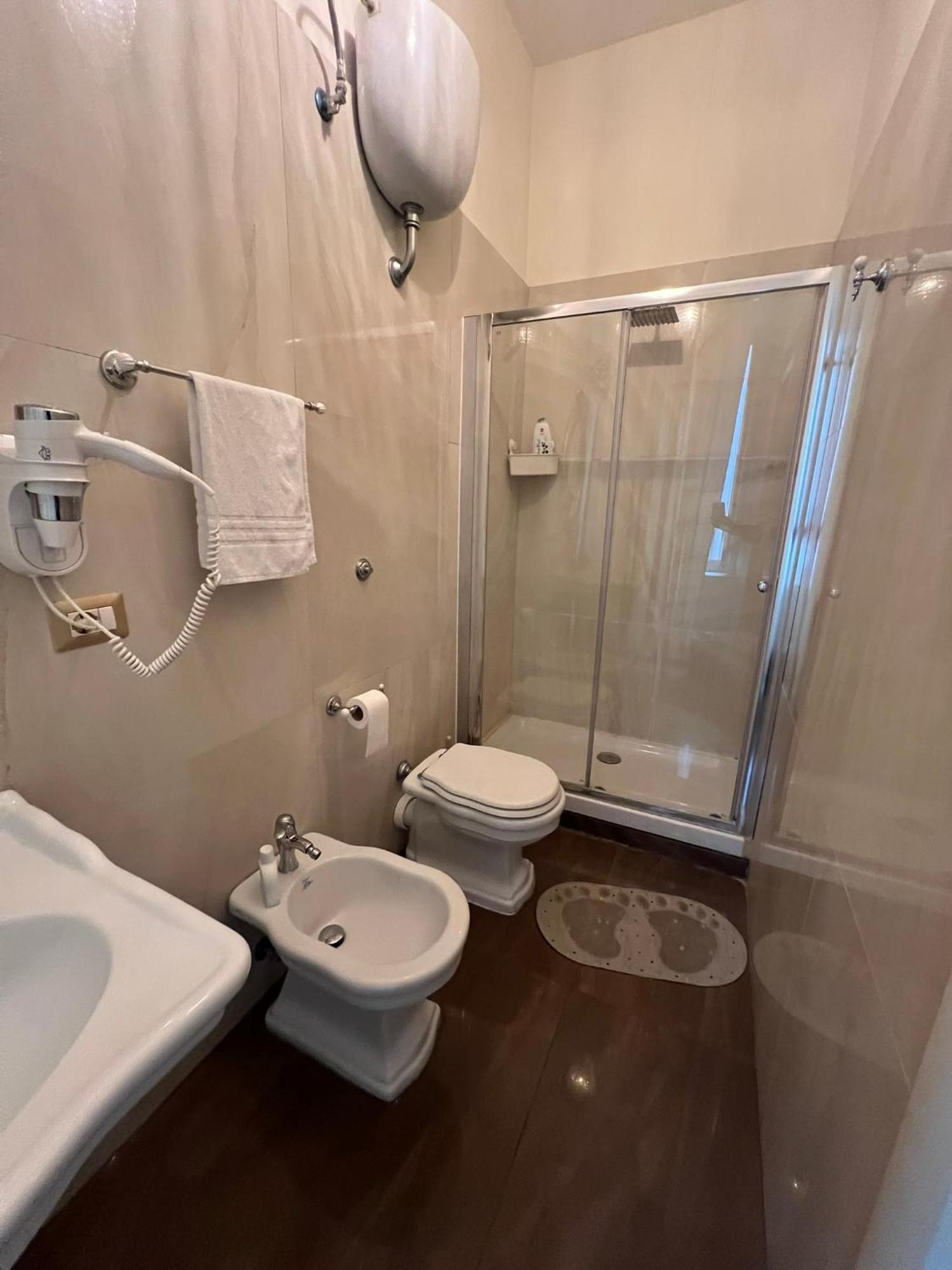 Beb Mariafrancesca Bed & Breakfast Napoli Dış mekan fotoğraf