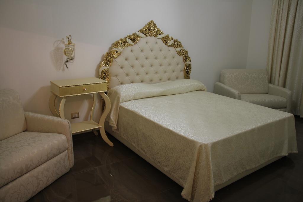 Beb Mariafrancesca Bed & Breakfast Napoli Dış mekan fotoğraf