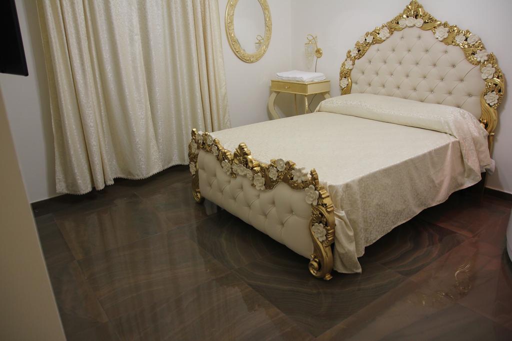 Beb Mariafrancesca Bed & Breakfast Napoli Dış mekan fotoğraf