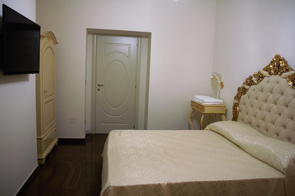 Beb Mariafrancesca Bed & Breakfast Napoli Dış mekan fotoğraf