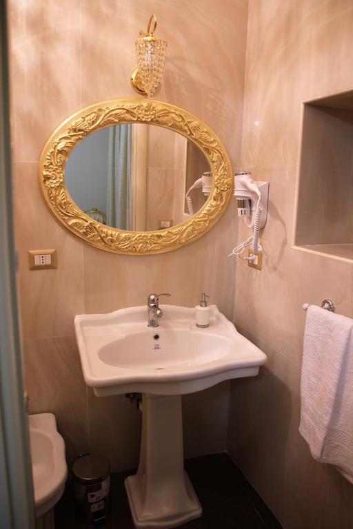 Beb Mariafrancesca Bed & Breakfast Napoli Dış mekan fotoğraf