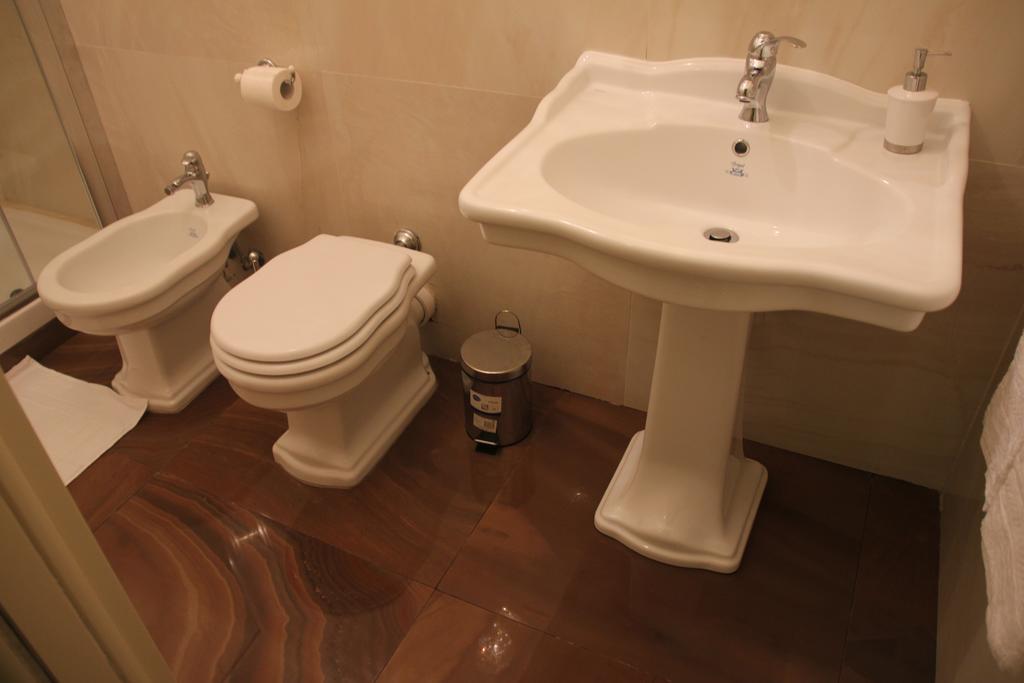 Beb Mariafrancesca Bed & Breakfast Napoli Dış mekan fotoğraf