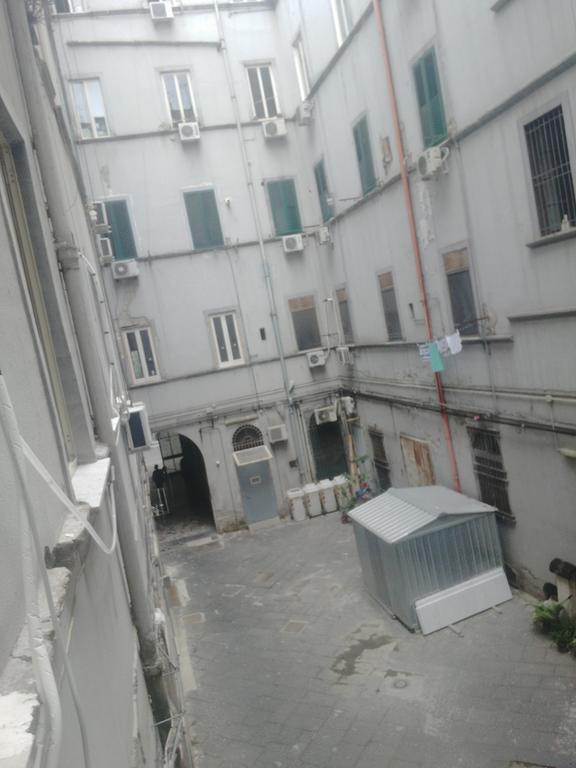 Beb Mariafrancesca Bed & Breakfast Napoli Dış mekan fotoğraf