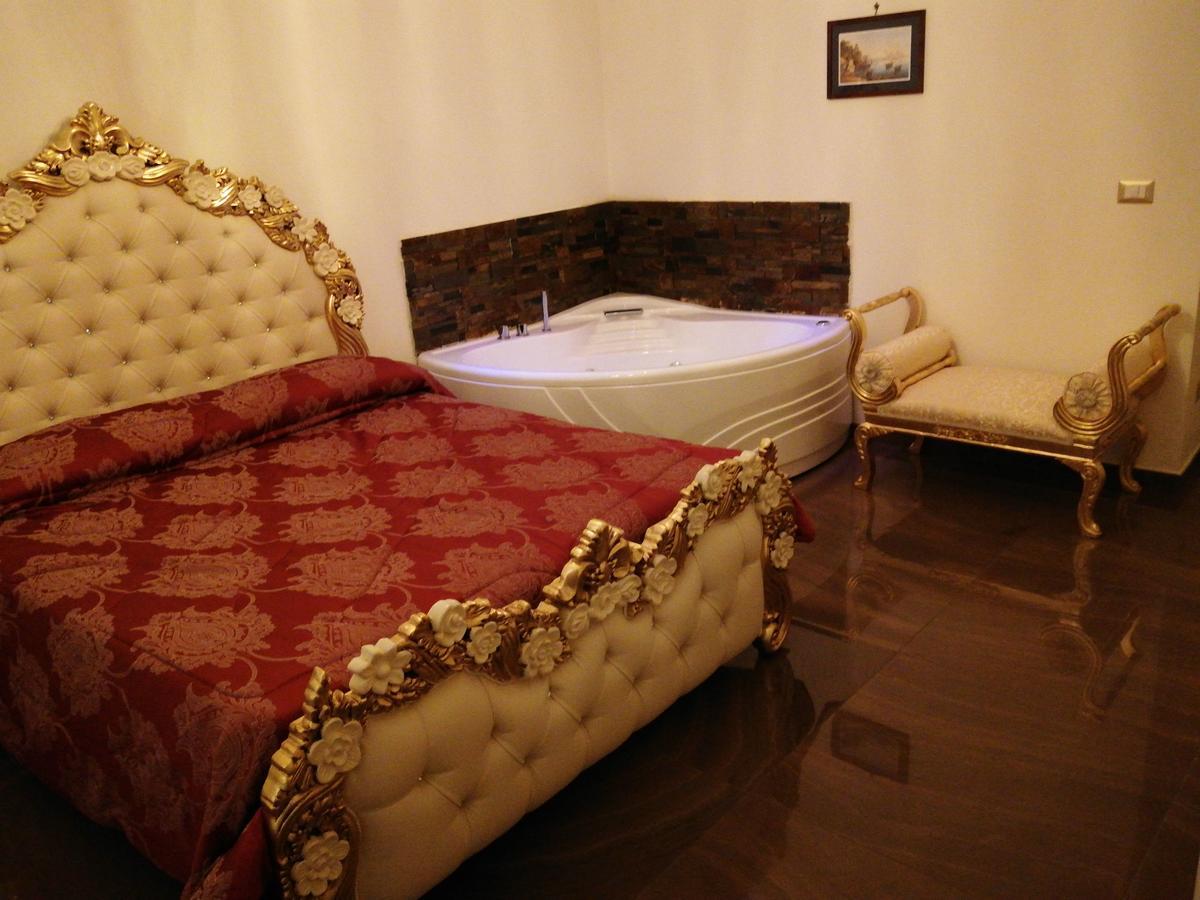 Beb Mariafrancesca Bed & Breakfast Napoli Dış mekan fotoğraf