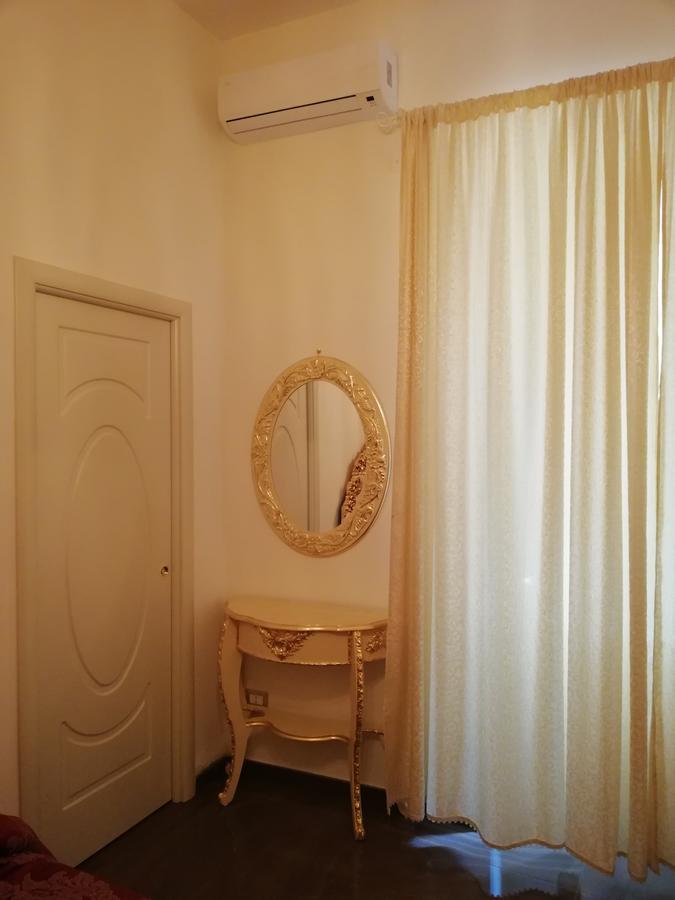 Beb Mariafrancesca Bed & Breakfast Napoli Dış mekan fotoğraf