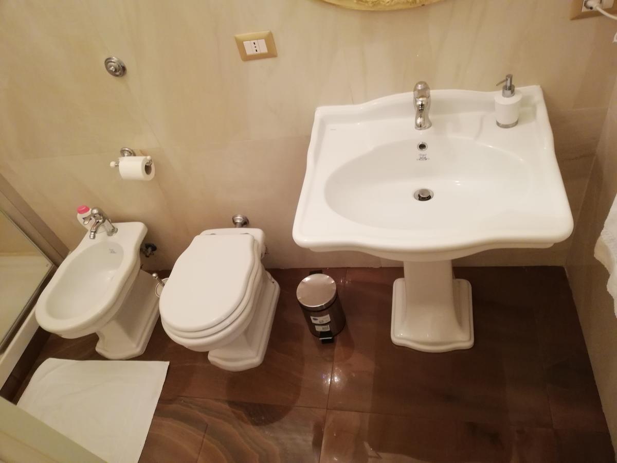 Beb Mariafrancesca Bed & Breakfast Napoli Dış mekan fotoğraf