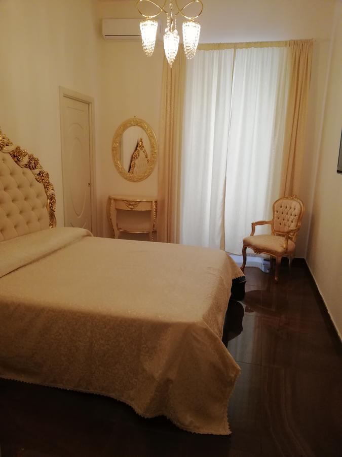 Beb Mariafrancesca Bed & Breakfast Napoli Dış mekan fotoğraf