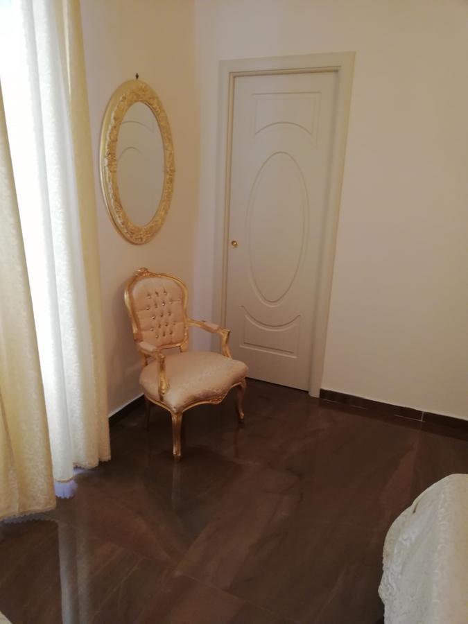 Beb Mariafrancesca Bed & Breakfast Napoli Dış mekan fotoğraf