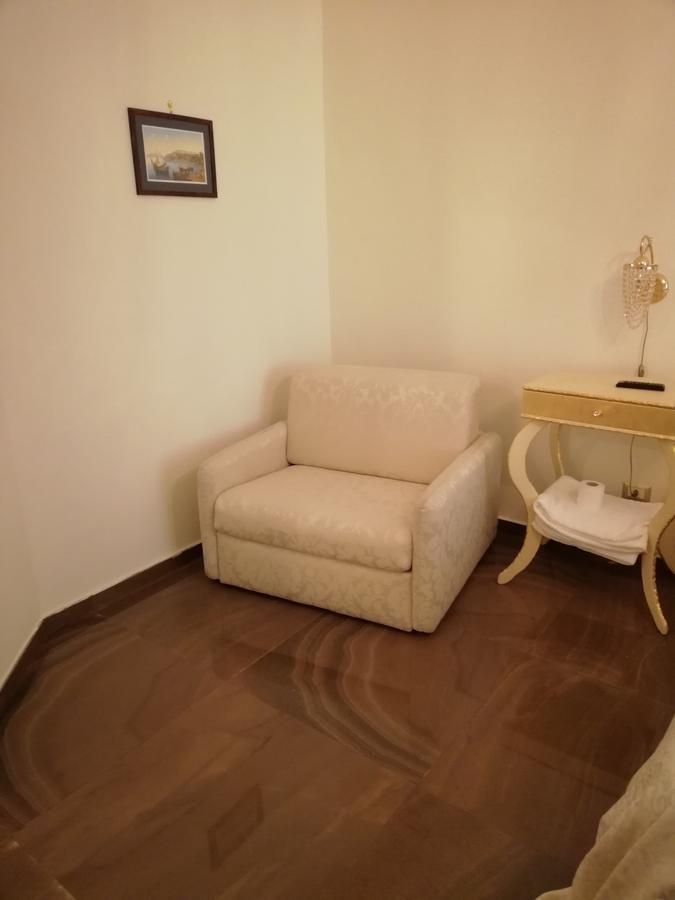 Beb Mariafrancesca Bed & Breakfast Napoli Dış mekan fotoğraf